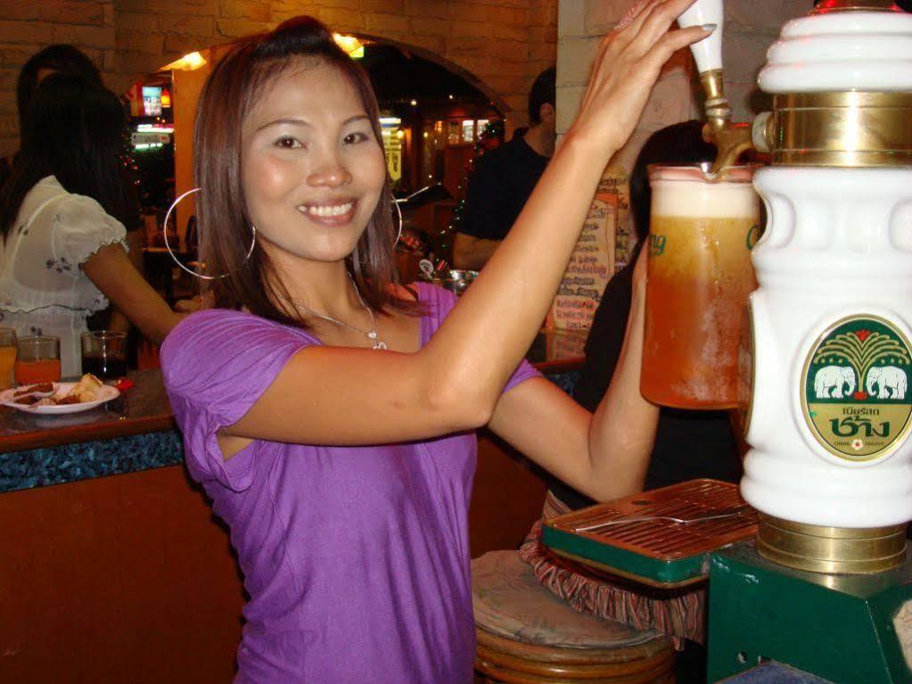 Riviera Beach Pattaya Extérieur photo